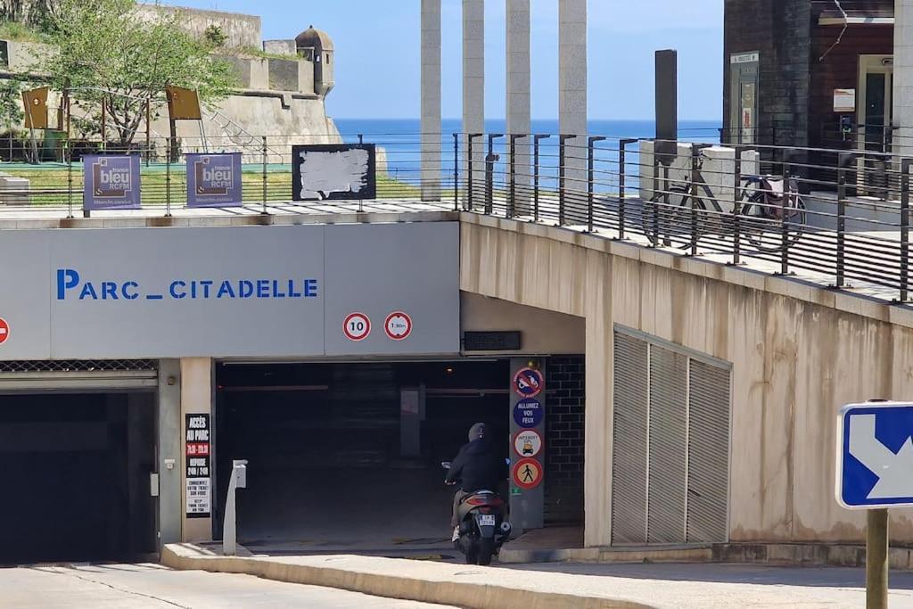 Au Coeur De La Citadelle By Monarca